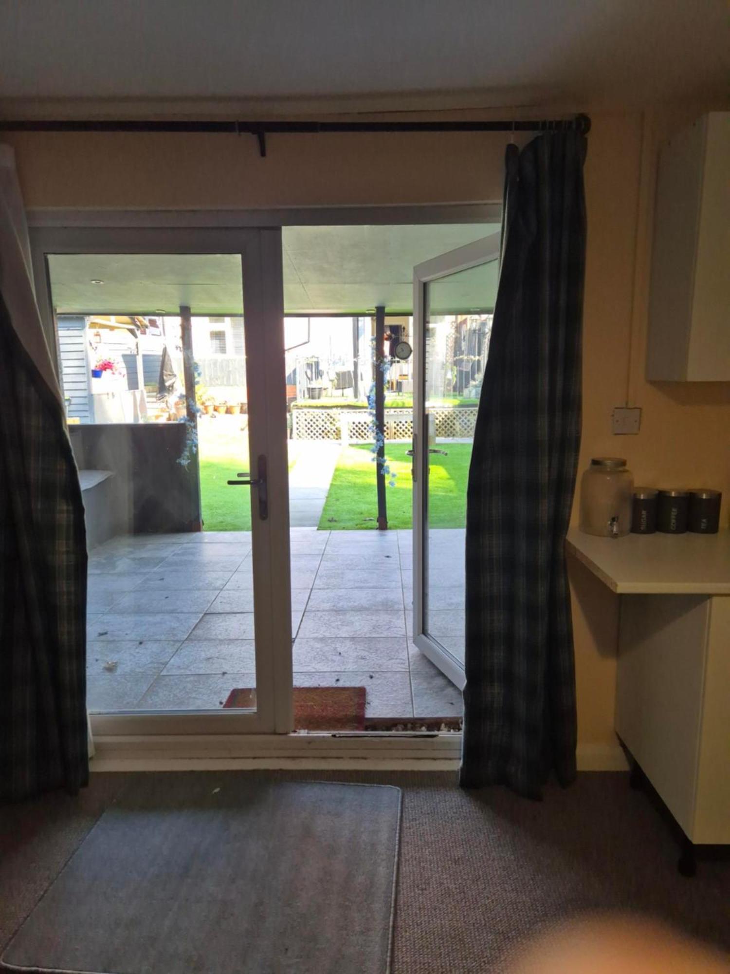 Accomadation Wrexham Exterior foto